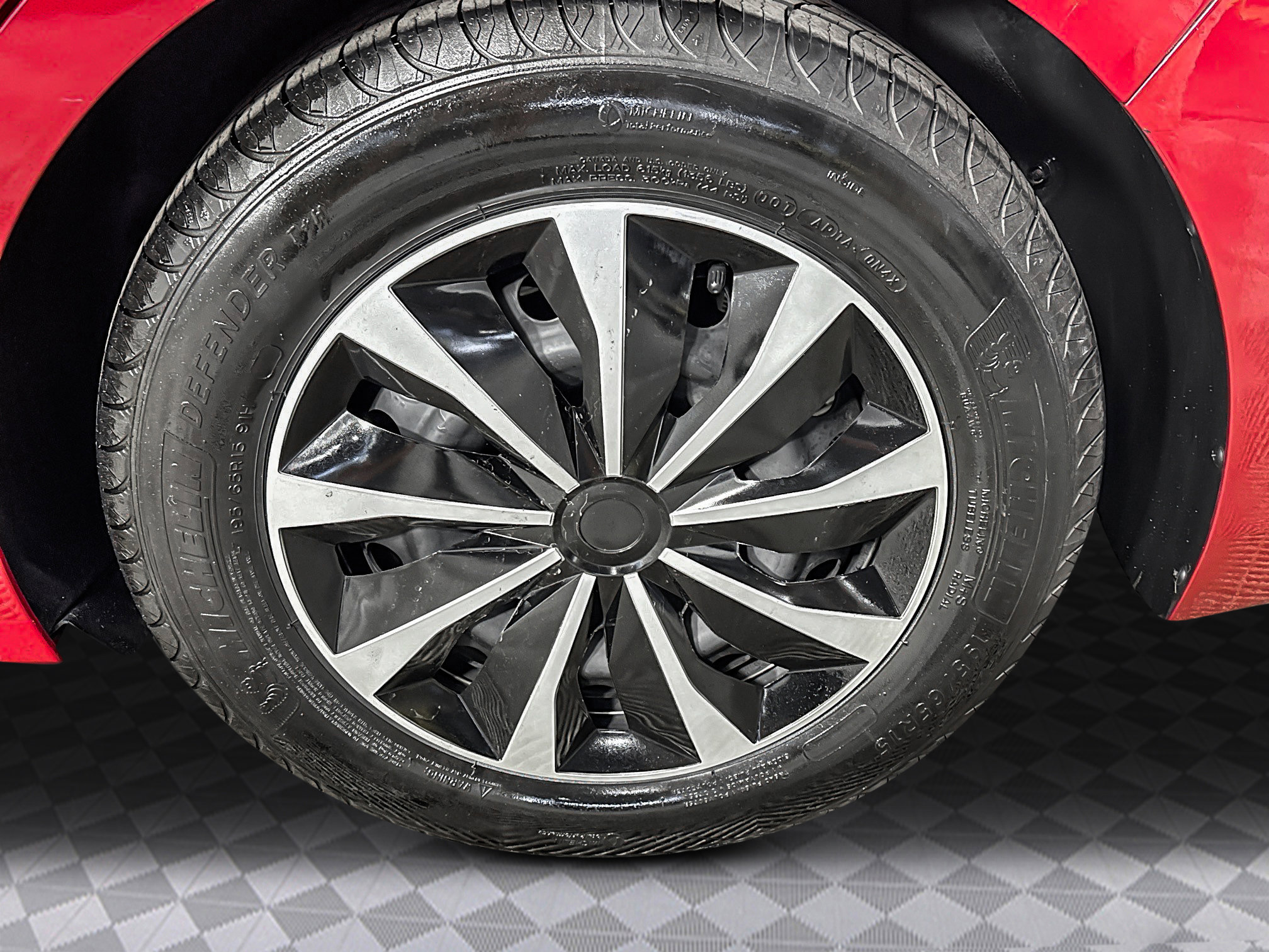 Used 2017 Hyundai Elantra SE image 32