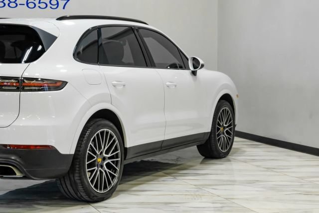 Used 2019 Porsche Cayenne AWD/4WD image 14