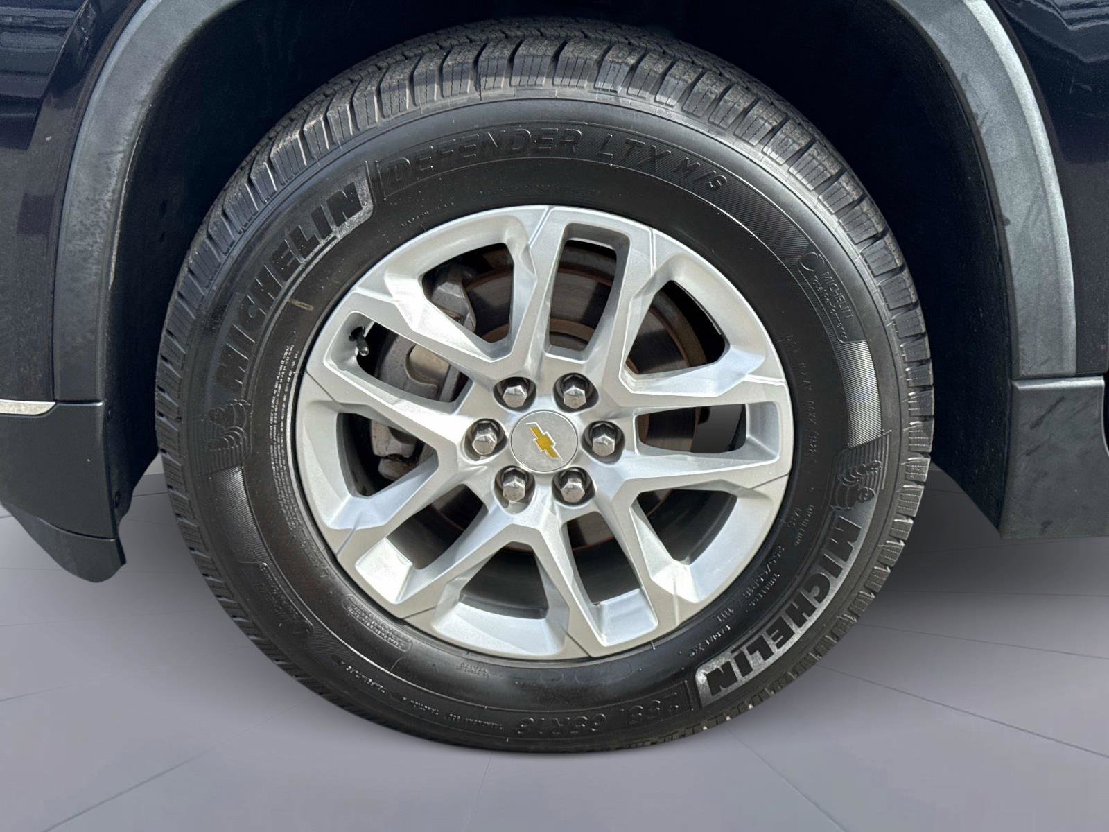 Used 2020 Chevrolet Traverse LT image 11