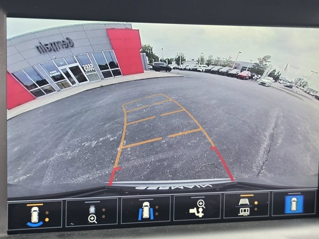Used 2024 GMC Terrain Denali w/ Denali Premium Package AWD/4WD image 7