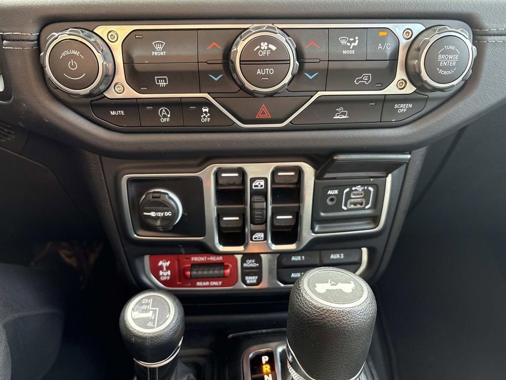 Used 2025 Jeep Wrangler Unlimited Rubicon image 20
