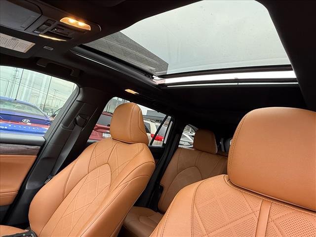Used 2024 Toyota Highlander Platinum image 16