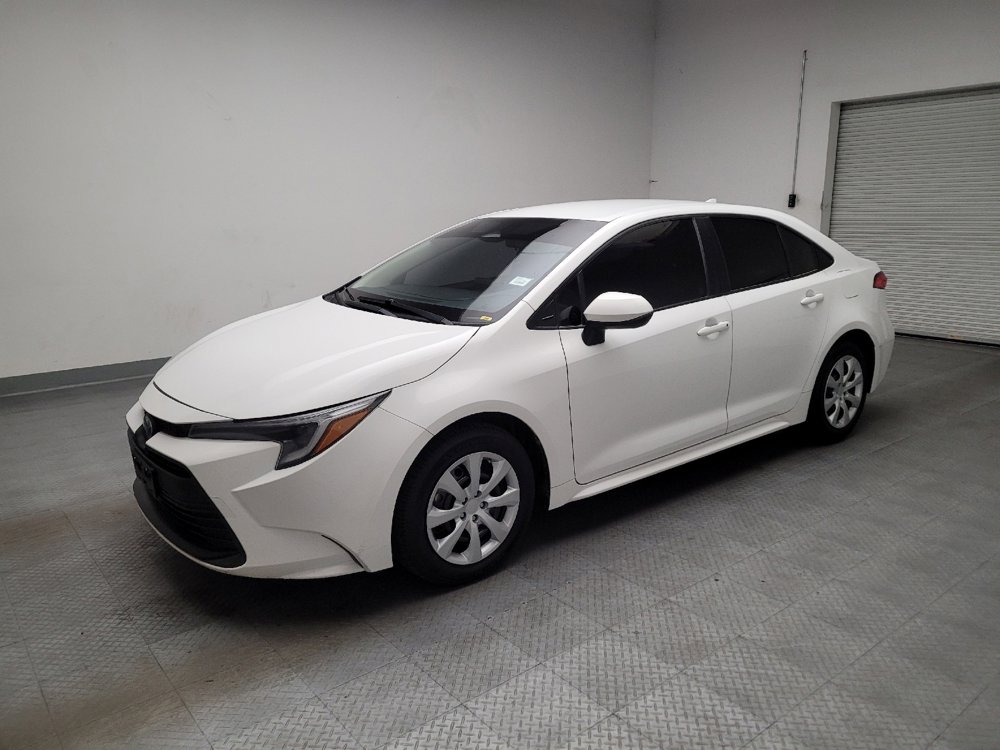 Used 2023 Toyota Corolla LE FWD image 2