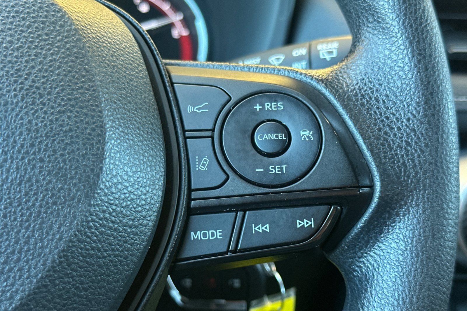 Used 2024 Toyota RAV4 LE AWD/4WD image 27