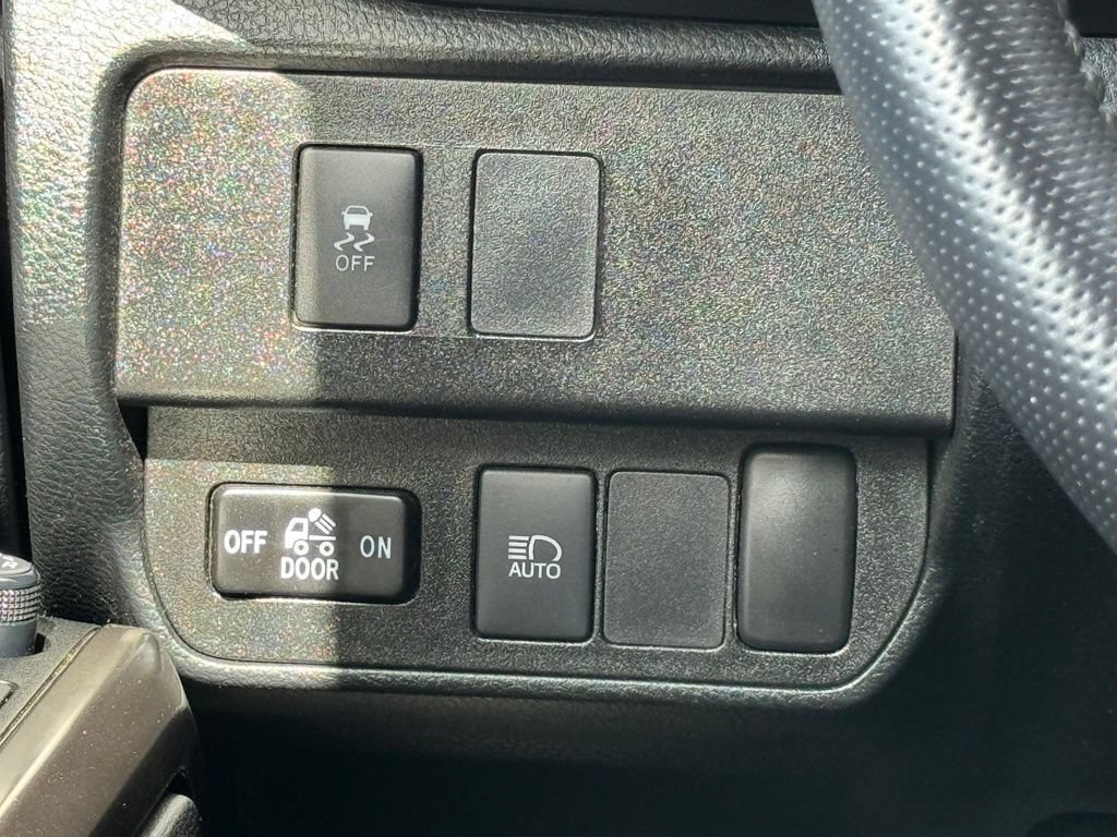 Used 2021 Toyota Tacoma SR5 w/ Technology Package AWD/4WD image 21