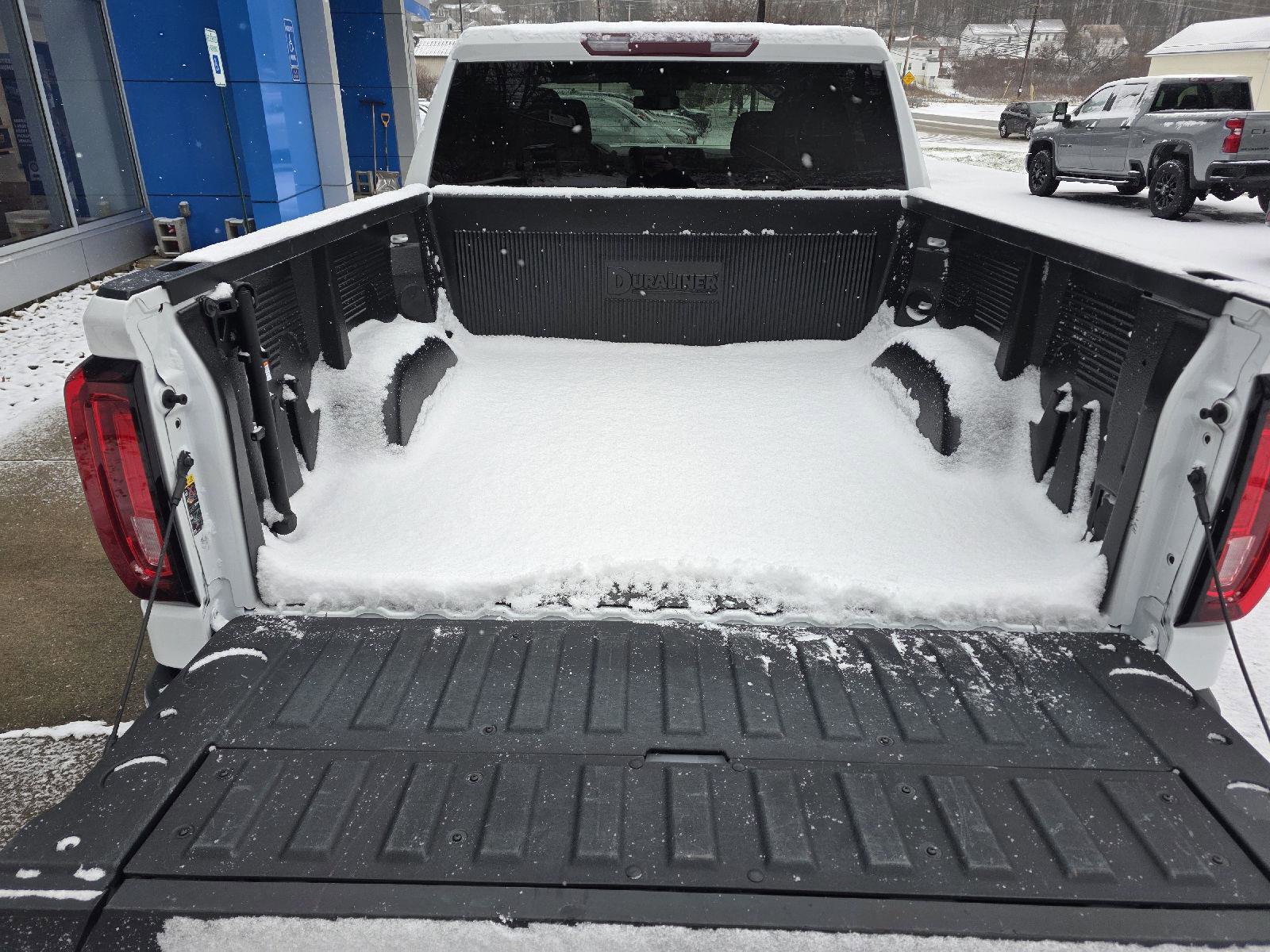 Used 2024 GMC Sierra 1500 SLT image 9