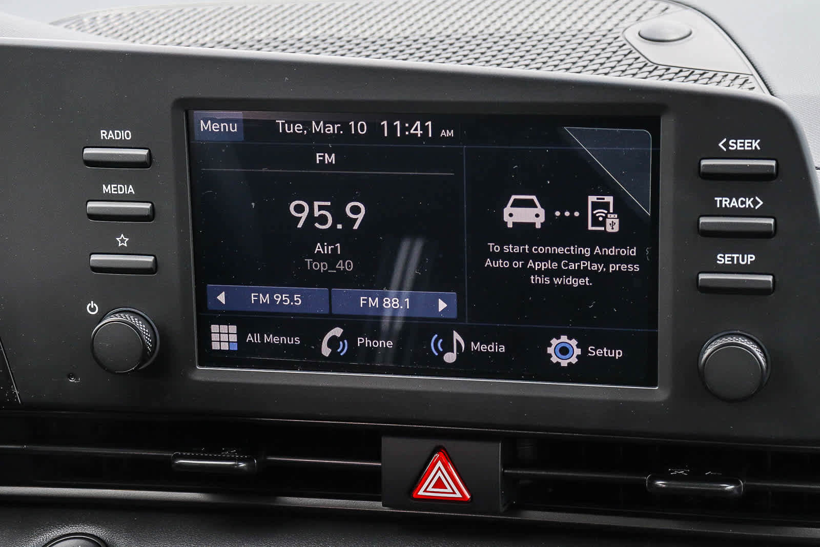 New 2026 Hyundai Elantra SEL Sport FWD image 16