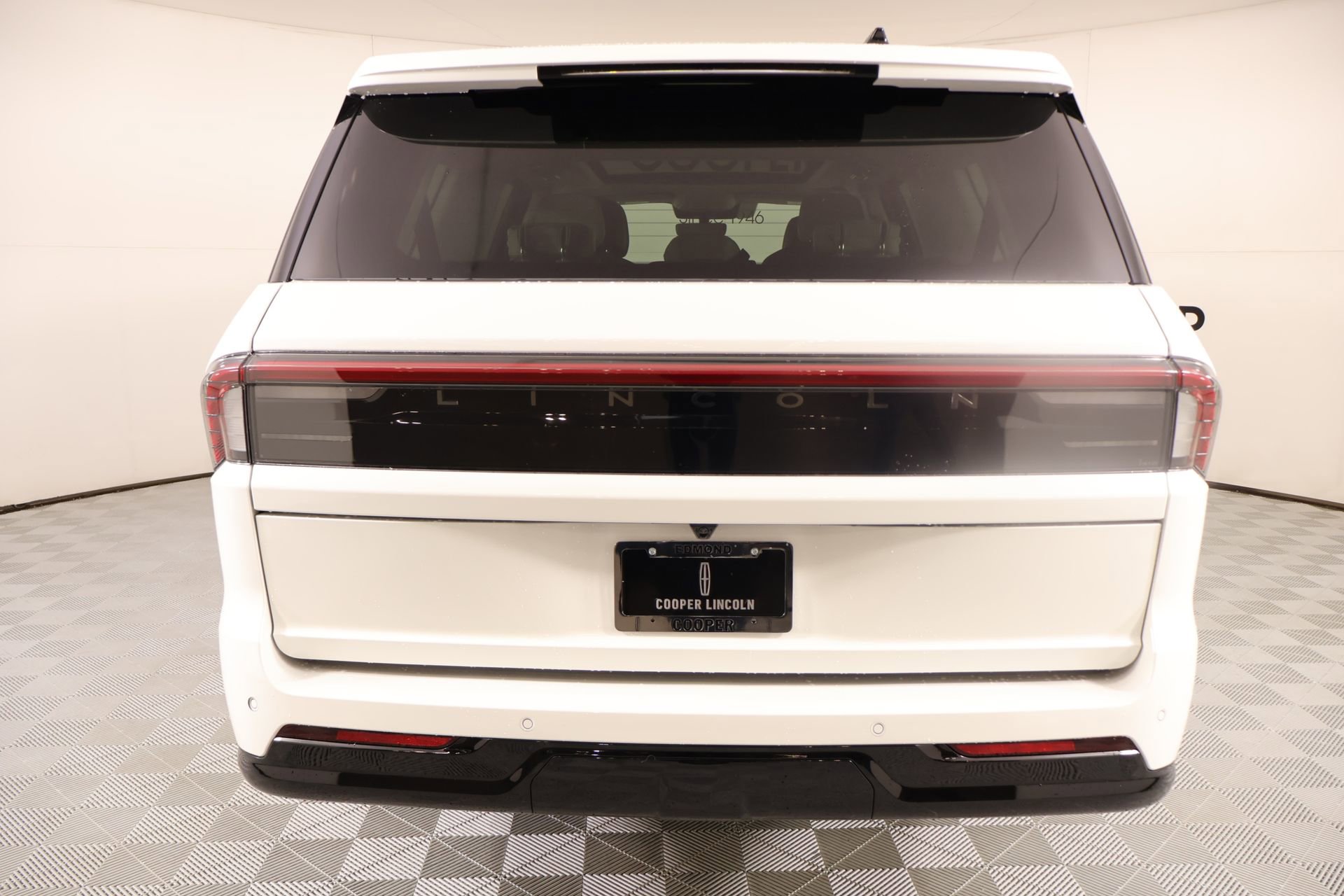 New 2026 Lincoln Navigator L Reserve AWD/4WD image 24