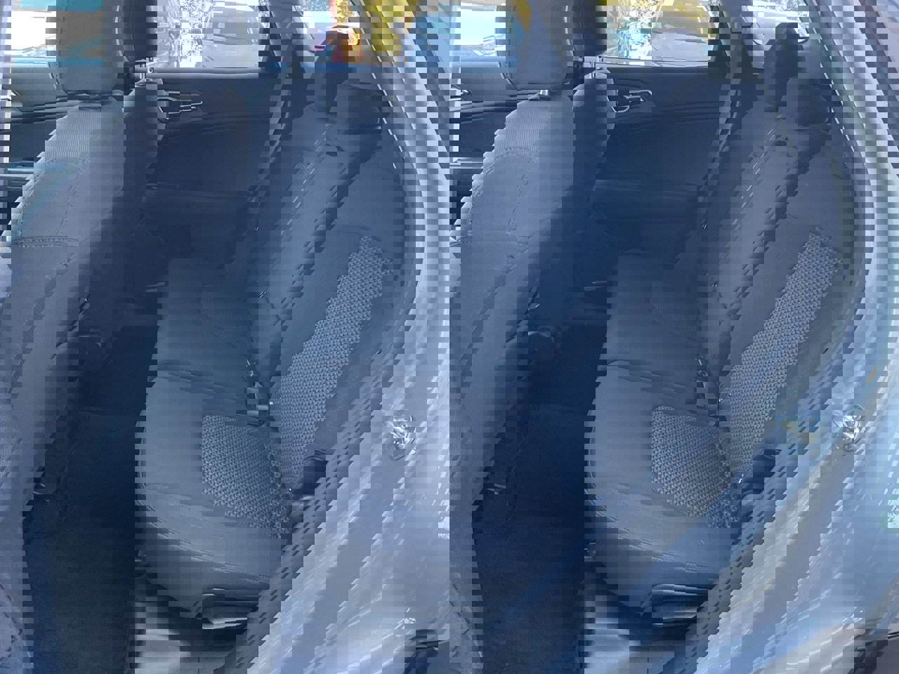 Used 2025 Kia Sportage LX image 15