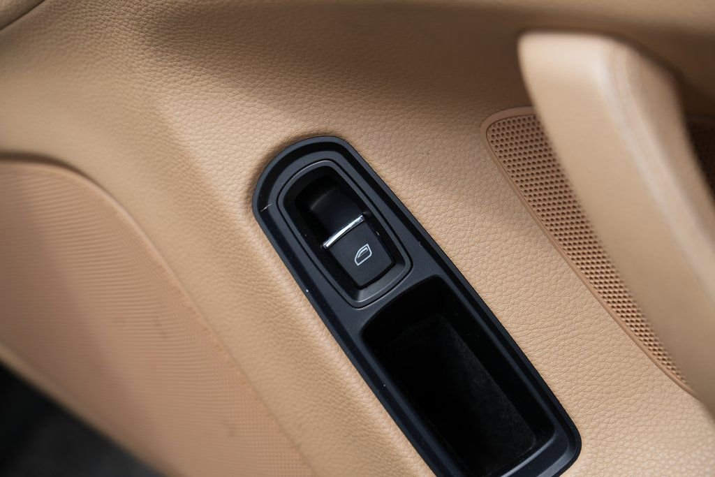 Used 2013 Porsche Panamera image 34