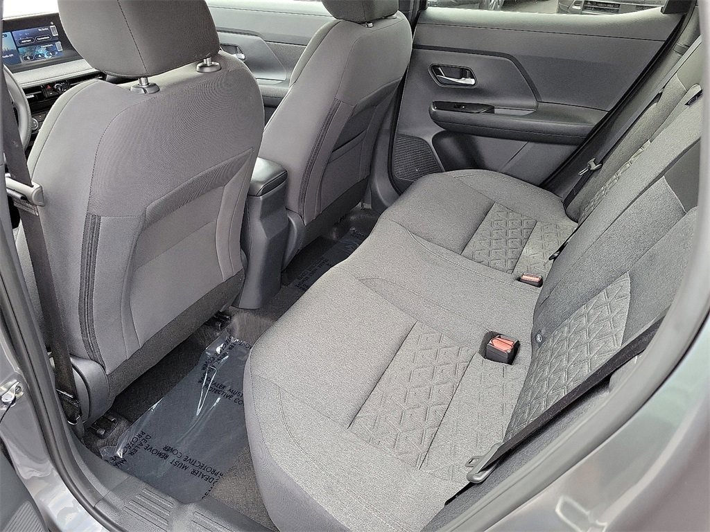 Certified 2025 Nissan Kicks SV image 18