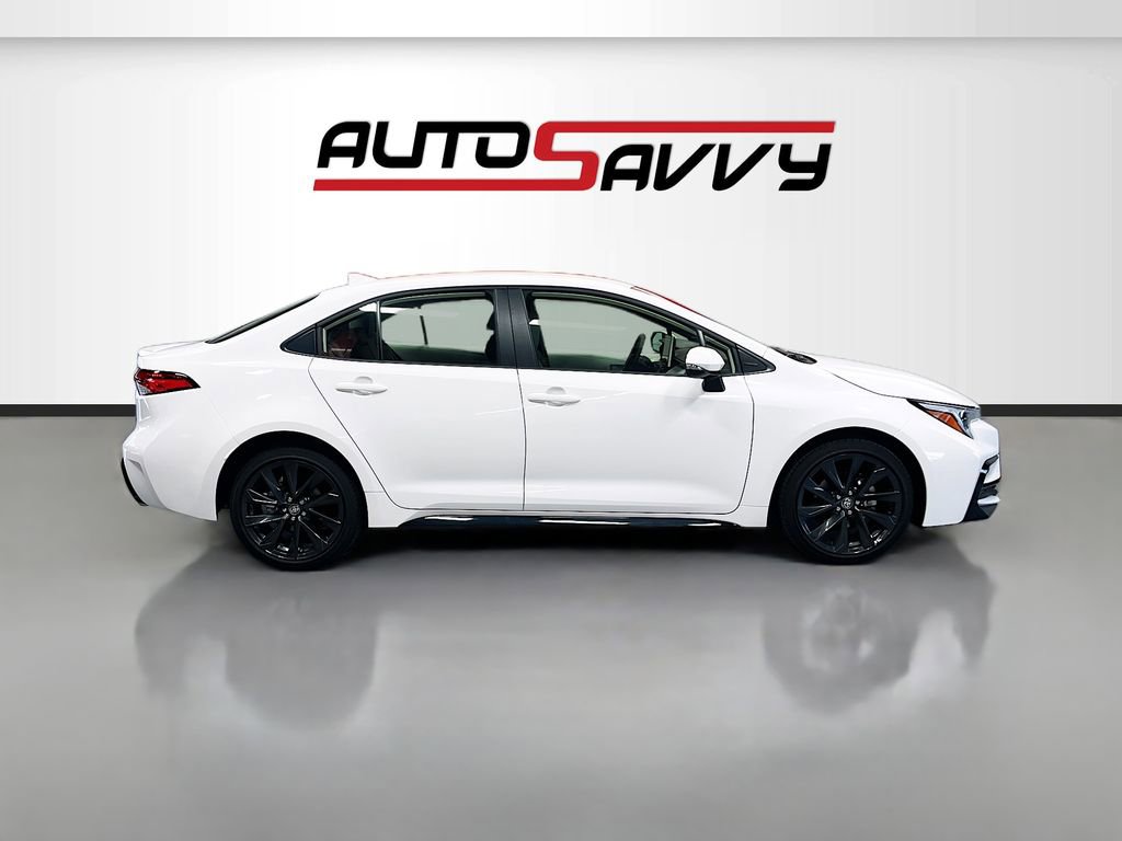 Used 2026 Toyota Corolla SE w/ SE Premium Package image 8