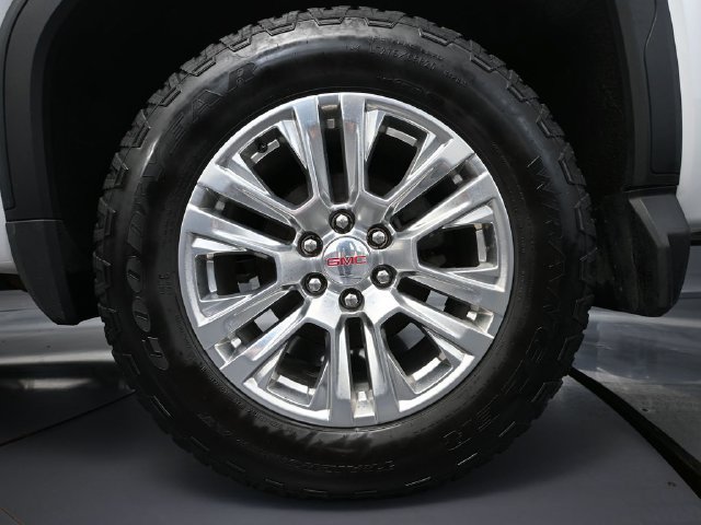 Used 2023 GMC Sierra 1500 Denali w/ Technology Package AWD/4WD image 10
