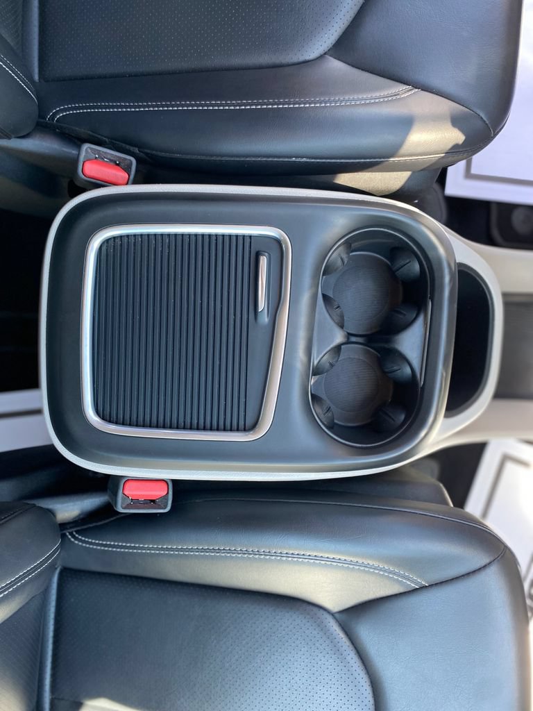 Used 2023 Chrysler Pacifica Touring-L FWD image 23