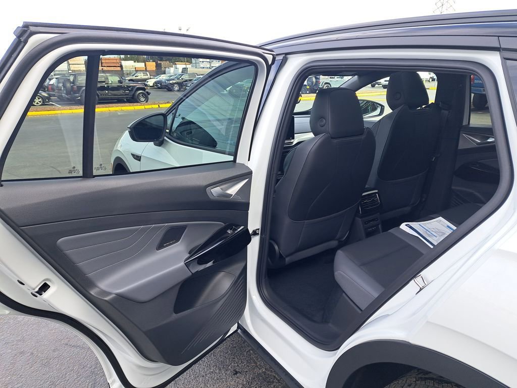 New 2026 Volkswagen ID.4 Pro S Plus image 13