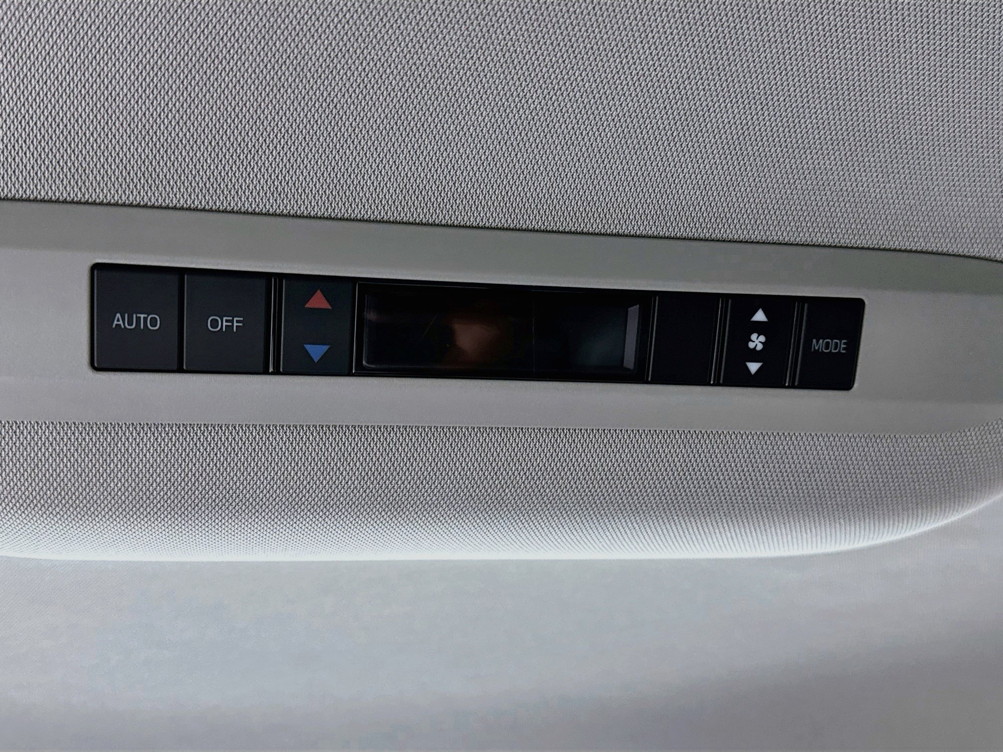 Certified 2025 Toyota Sienna LE FWD image 24