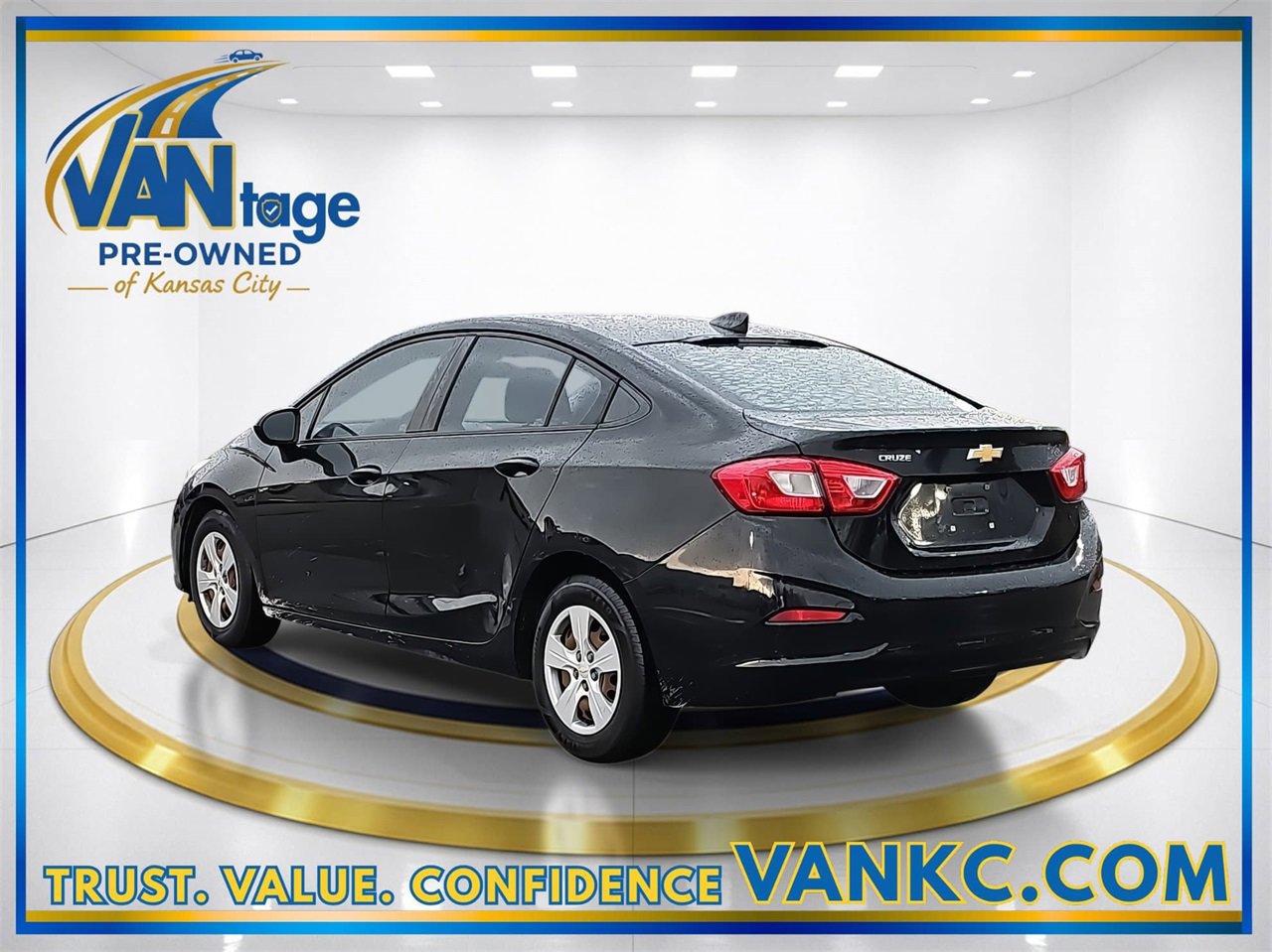 Used 2018 Chevrolet Cruze LS image 9