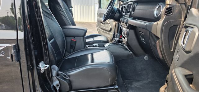 Used 2018 Jeep Wrangler Unlimited Sahara AWD/4WD image 17