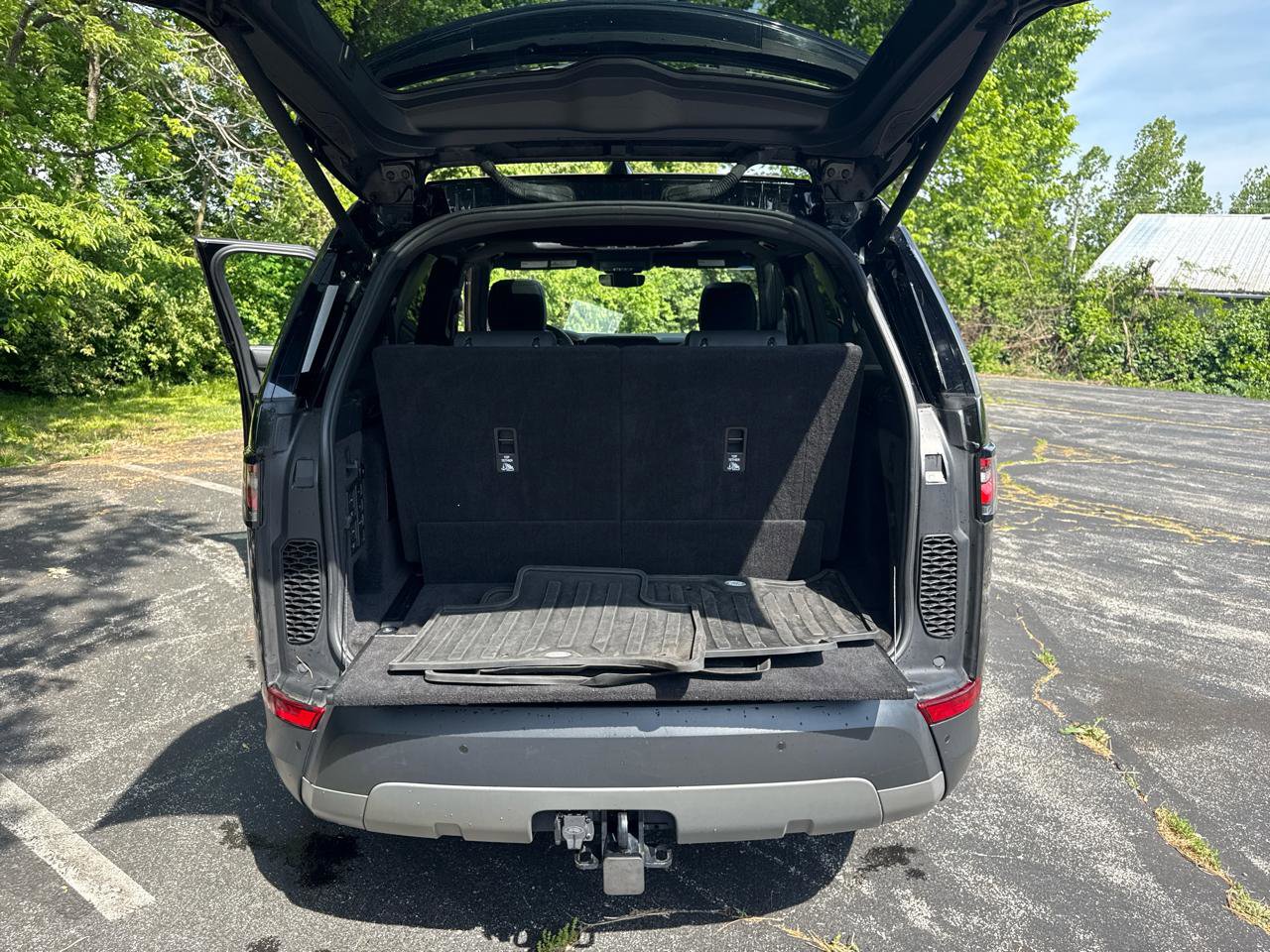 Used 2019 Land Rover Discovery HSE AWD/4WD image 11