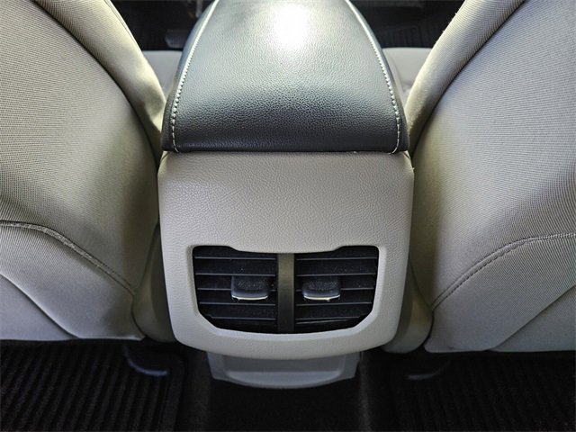 Used 2020 Ford Fusion SE image 10