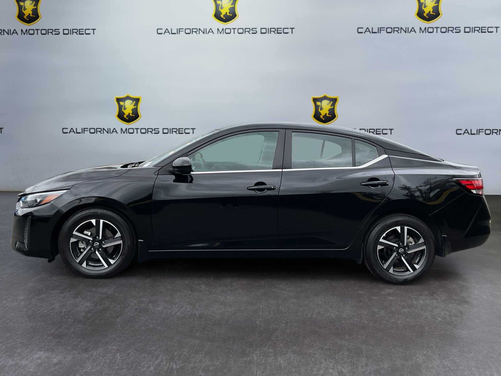 Used 2025 Nissan Sentra SV FWD image 7