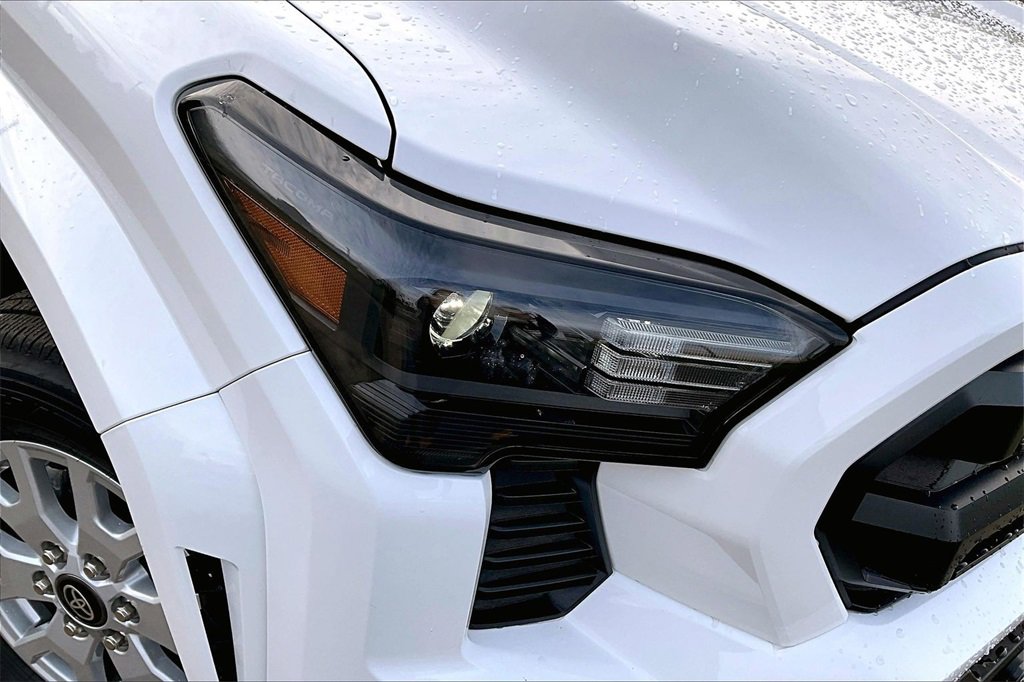 Used 2025 Toyota Tacoma SR image 28