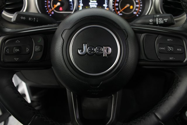 Used 2022 Jeep Gladiator Willys image 12