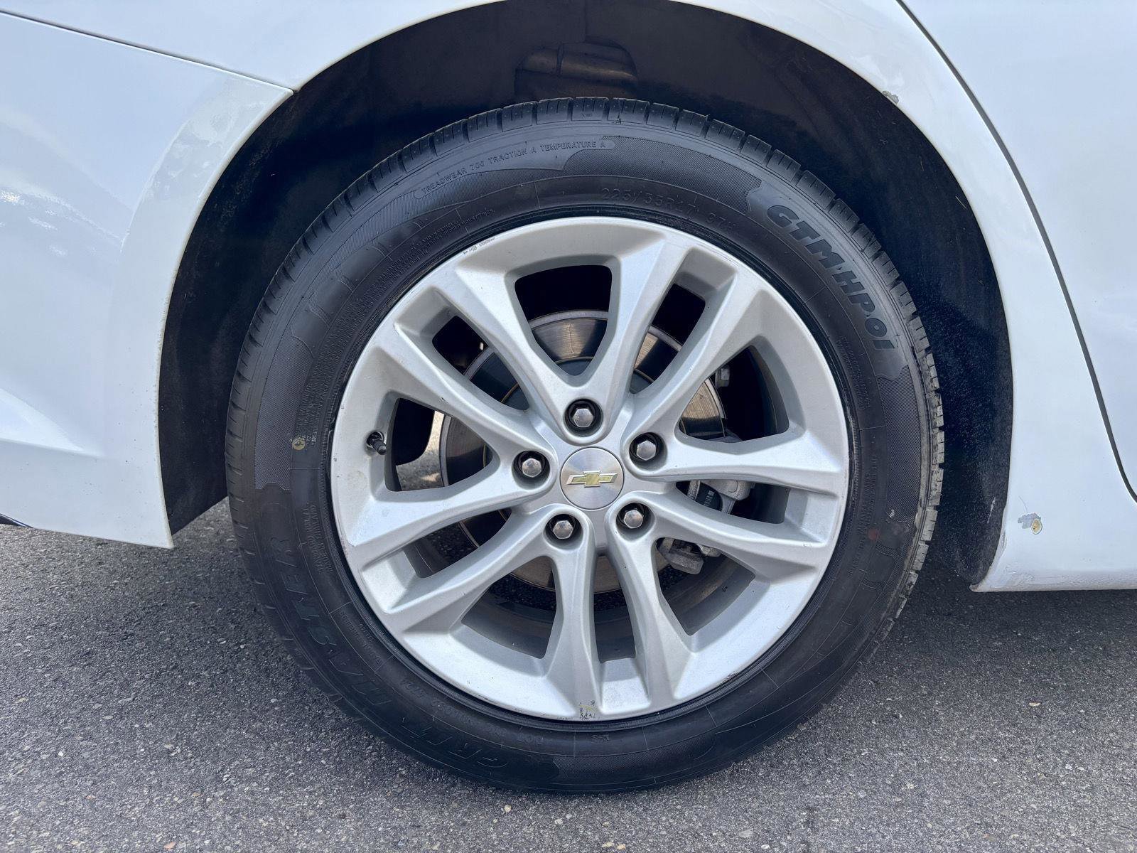 Used 2018 Chevrolet Malibu LT FWD image 23