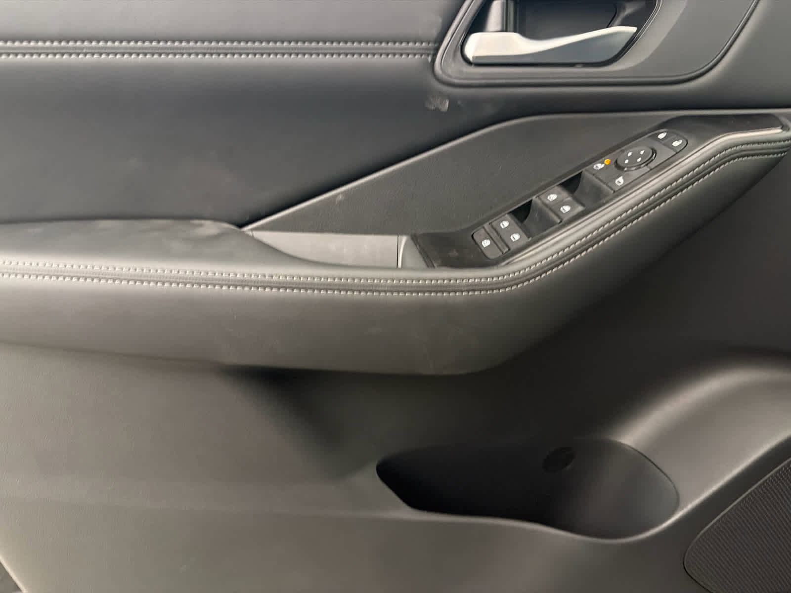 New 2026 Nissan Rogue SV image 23