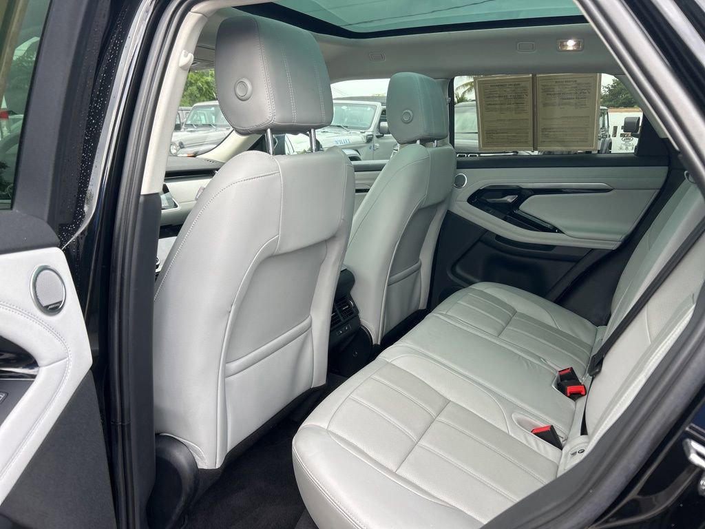 Used 2020 Land Rover Range Rover Evoque SE image 30