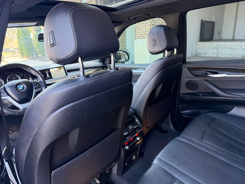 Used 2017 BMW X5 xDrive35d image 16