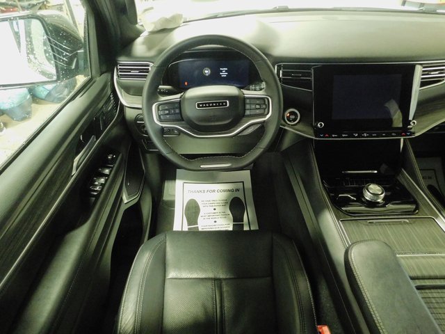Used 2024 Jeep Wagoneer L Series II w/ Flexible Seating Group image 12