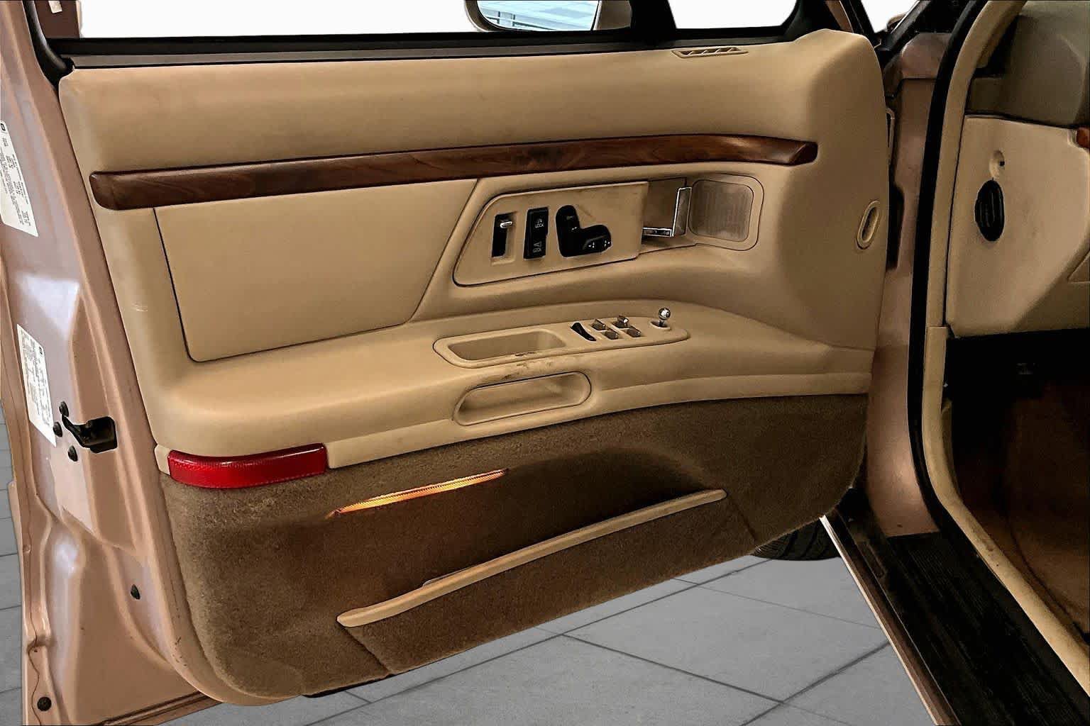 Used 1999 Oldsmobile 88 FWD image 20