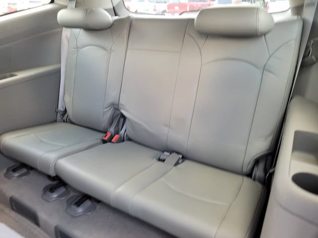Used 2009 Chevrolet Traverse LT FWD image 27
