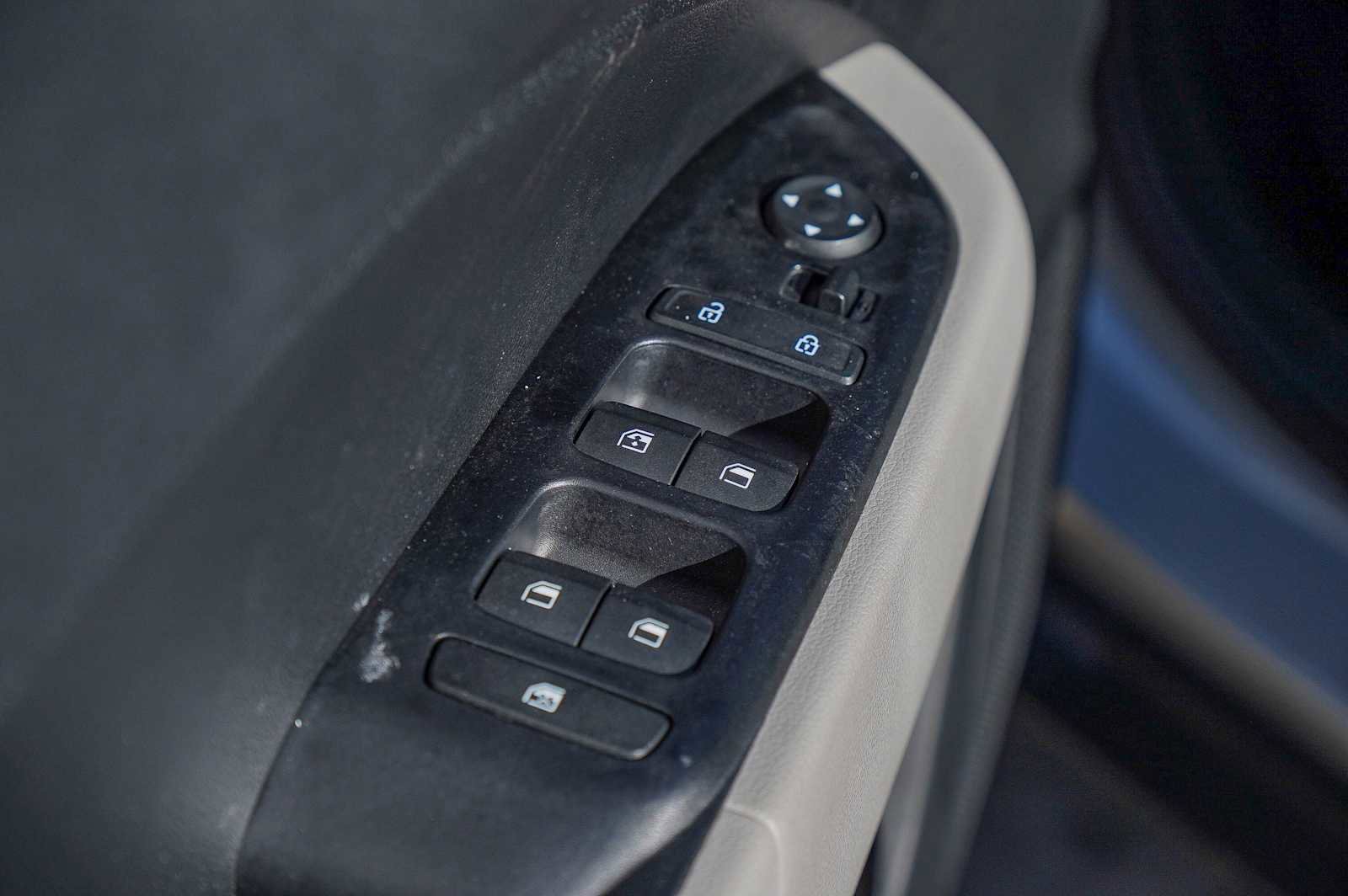 Used 2022 Hyundai Venue SEL image 23