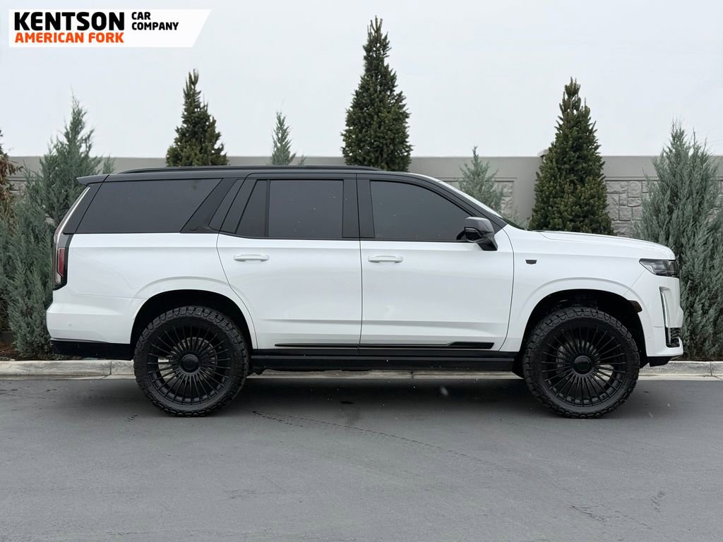 Used 2024 Cadillac Escalade Sport w/ LPO, ONYX Package image 11