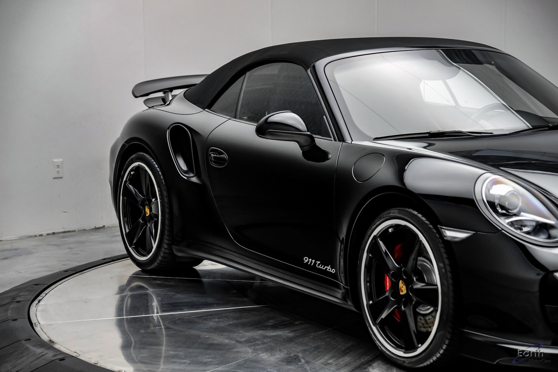 Used 2015 Porsche 911 Turbo image 31