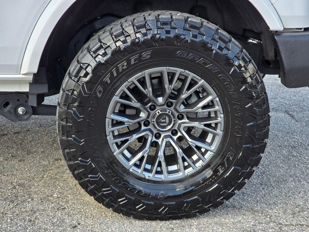 Used 2025 Ford Bronco Outer Banks image 22