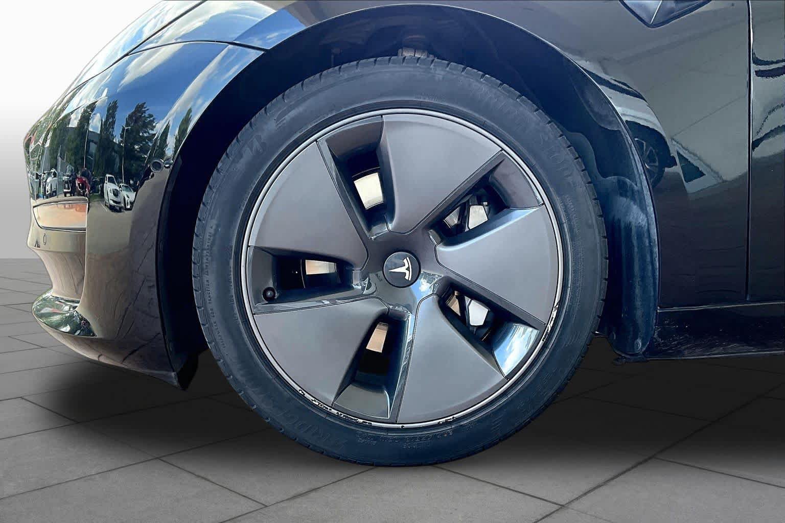Used 2021 Tesla Model 3 Standard Range Plus RWD image 8
