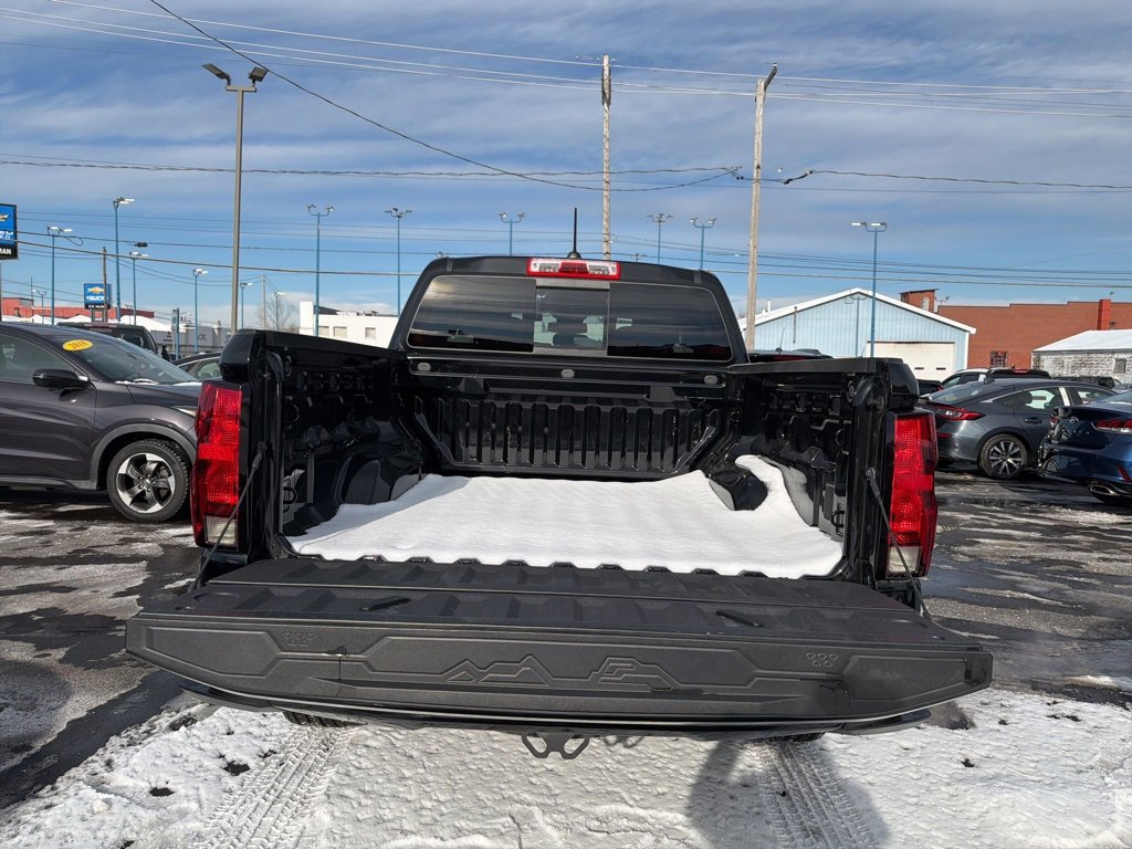 Used 2024 Chevrolet Colorado LT w/ LT Convenience Package II image 18