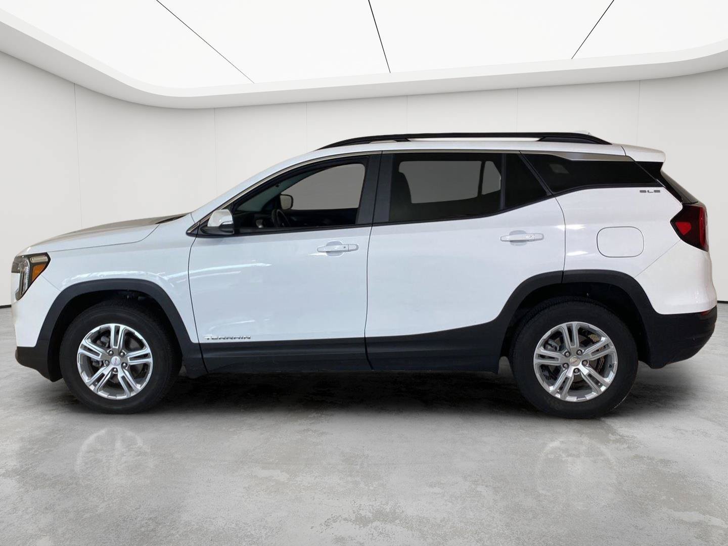 Certified 2023 GMC Terrain SLE w/ Driver Convenience Package AWD/4WD image 8