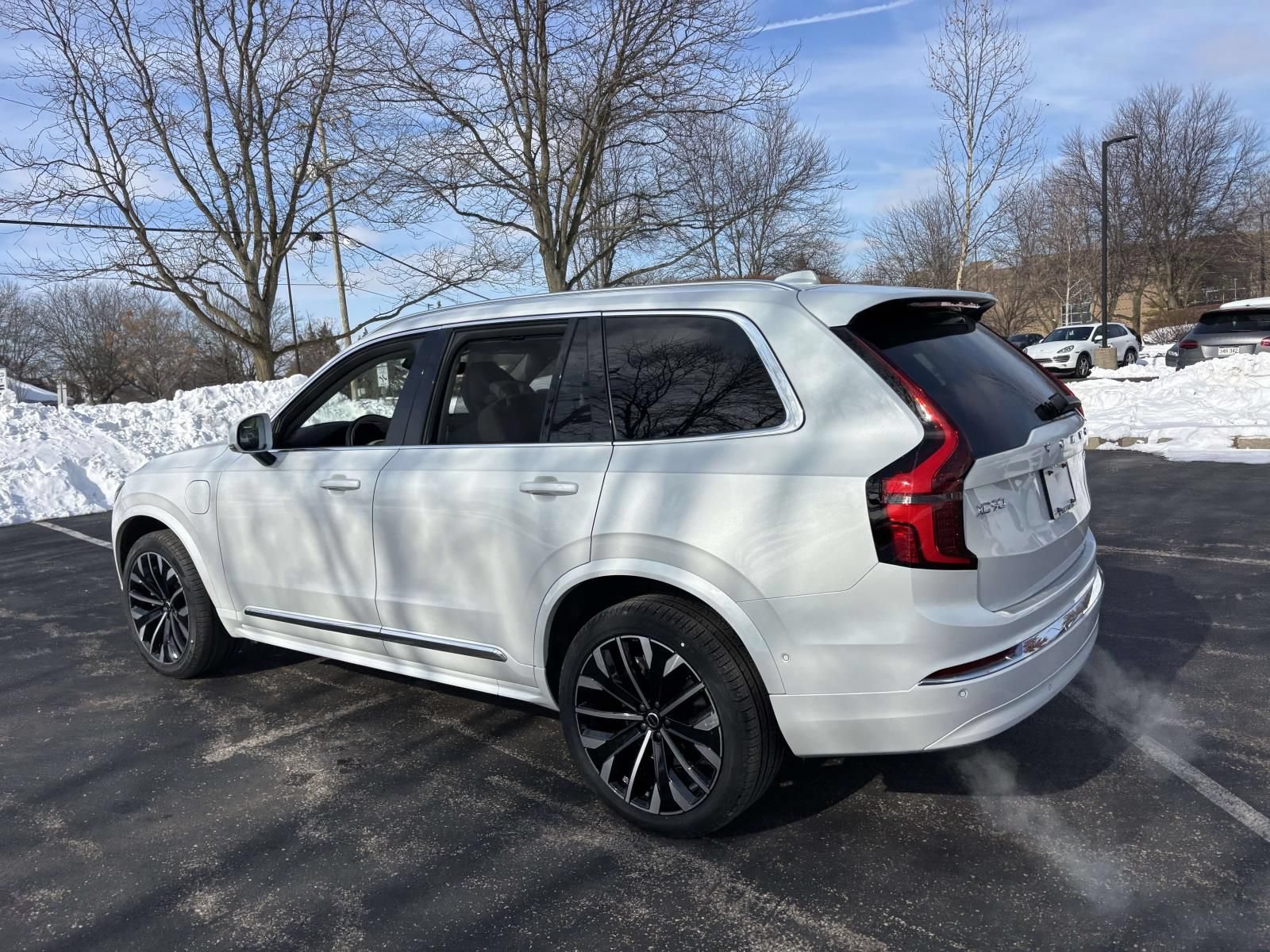 New 2026 Volvo XC90 T8 Ultra w/ Protection Package Premier AWD/4WD image 5