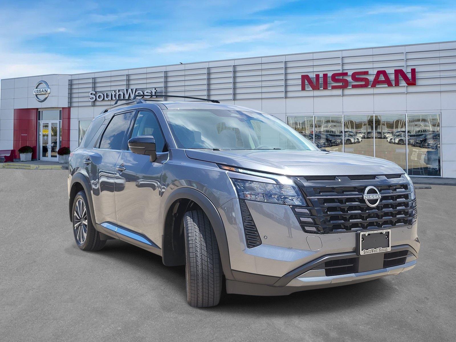 New 2026 Nissan Pathfinder Platinum w/ Accent Package FWD image 3