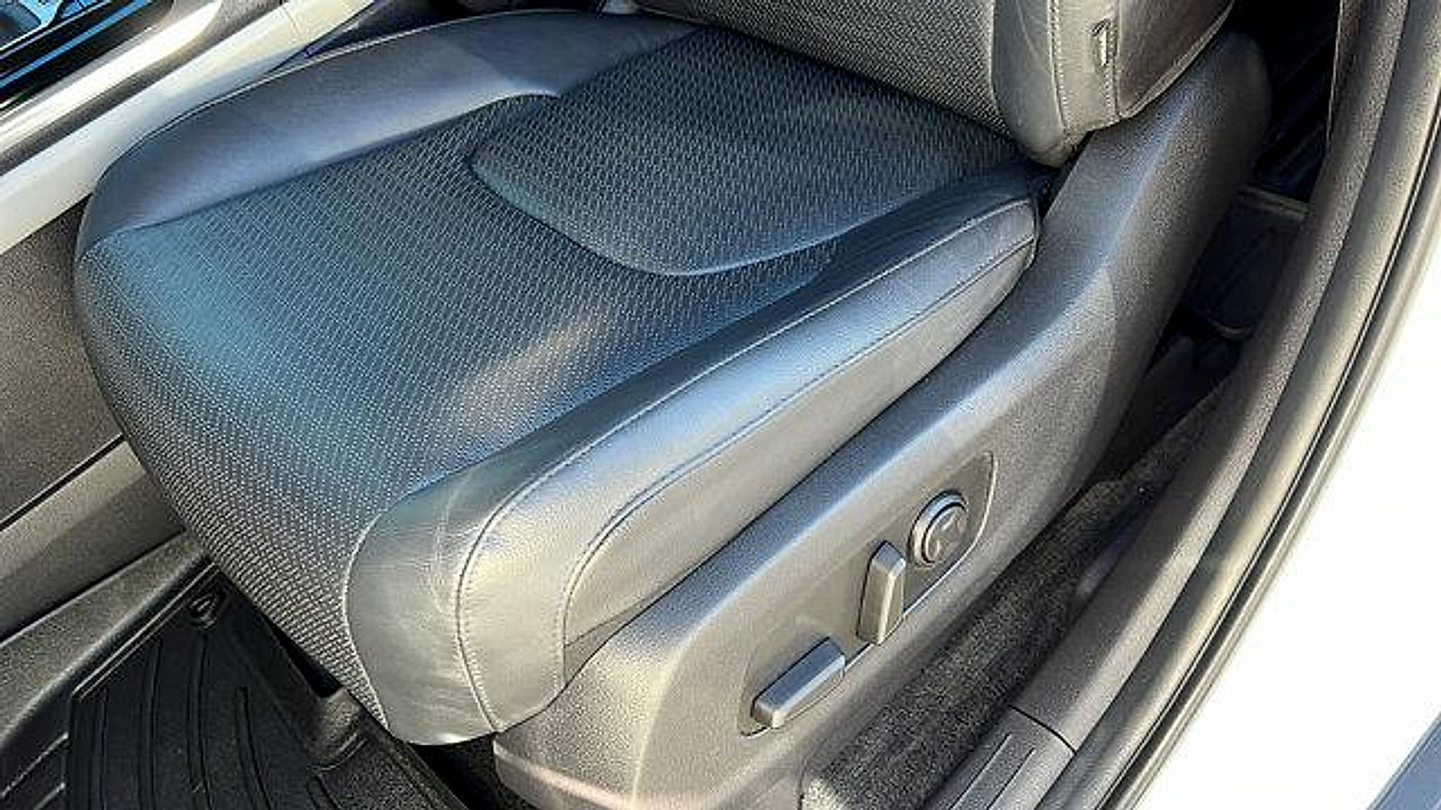 Used 2023 Kia Carnival SX Prestige image 18