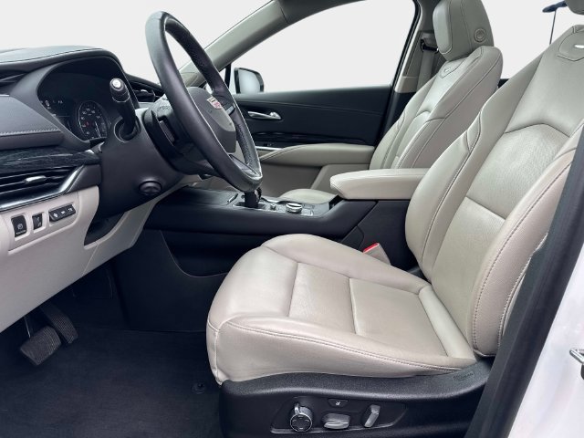Used 2021 Cadillac XT4 Premium Luxury AWD/4WD image 17