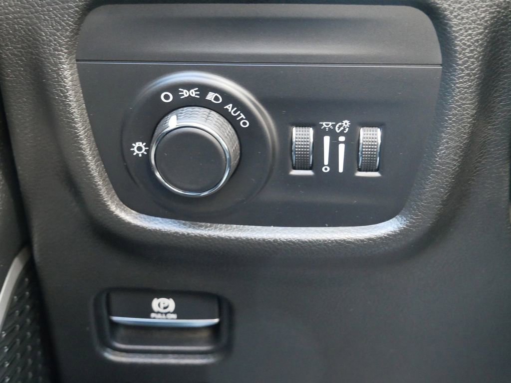 Used 2021 Jeep Grand Cherokee L Laredo AWD/4WD image 28