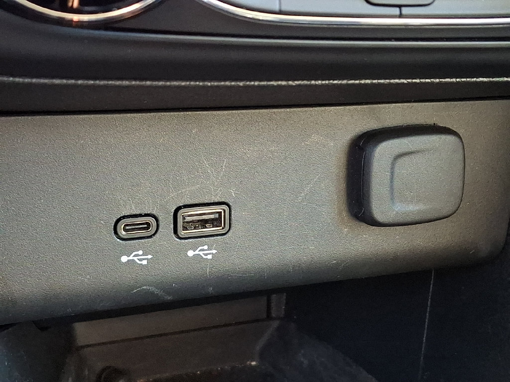 Used 2025 Buick Encore GX Preferred AWD/4WD image 24