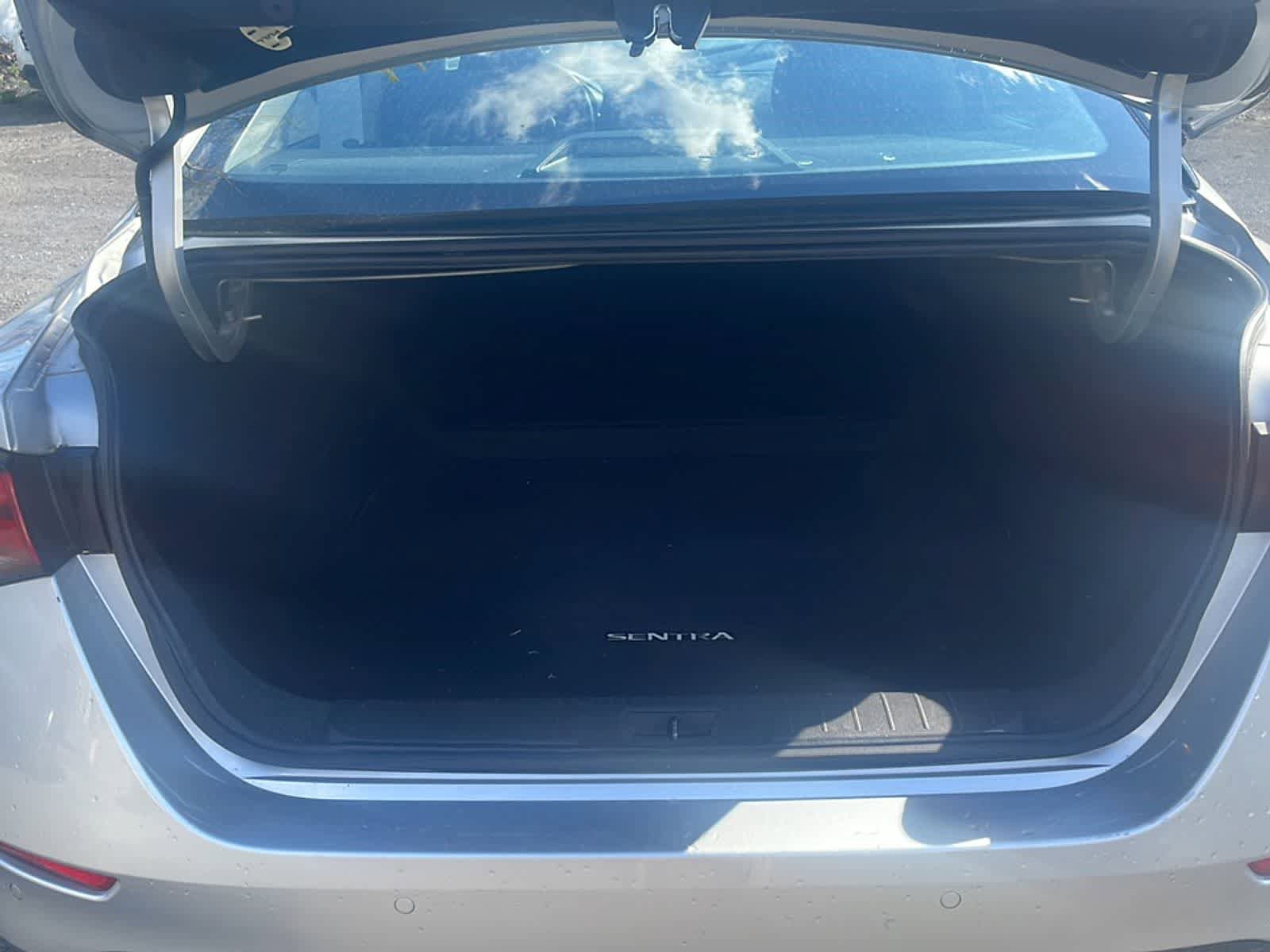 Used 2023 Nissan Sentra SV FWD image 7