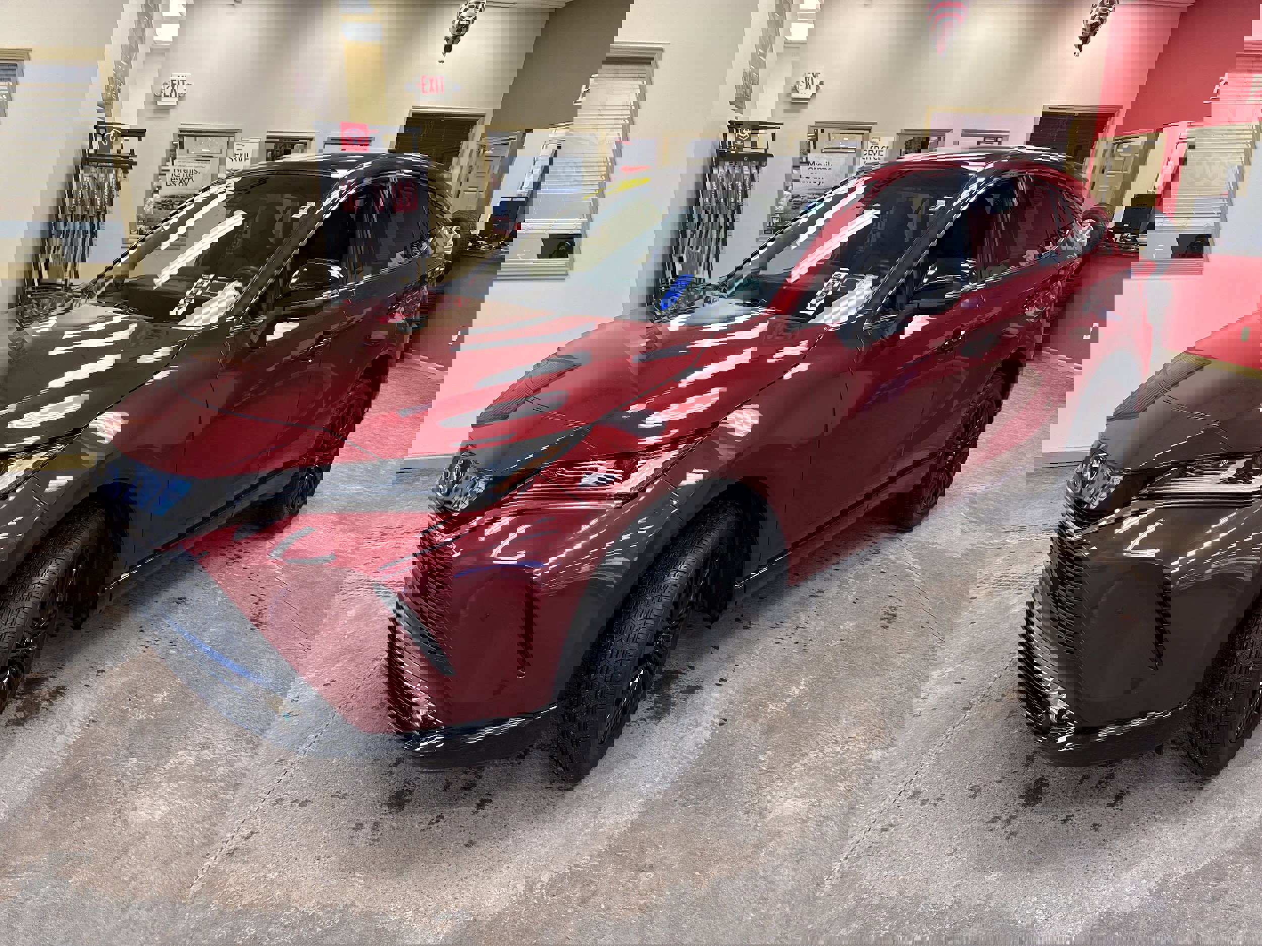 Used 2023 Toyota Venza Nightshade image 3