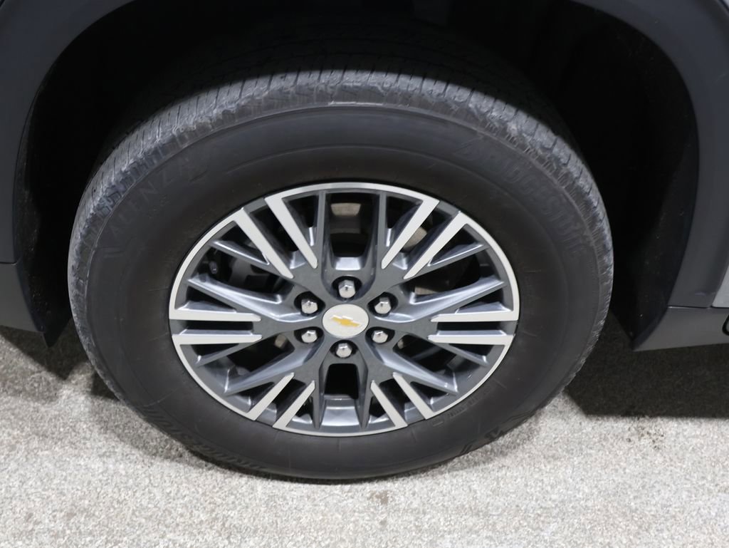 Used 2024 Chevrolet Traverse LT image 10
